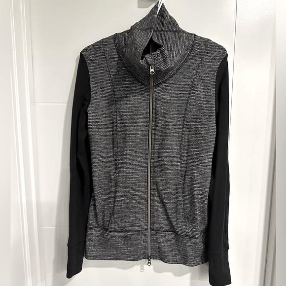 Lululemon Sweater - Picture 1 of 4